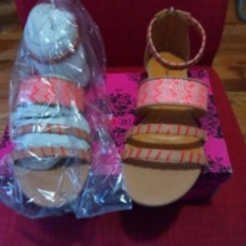 sandals size 8